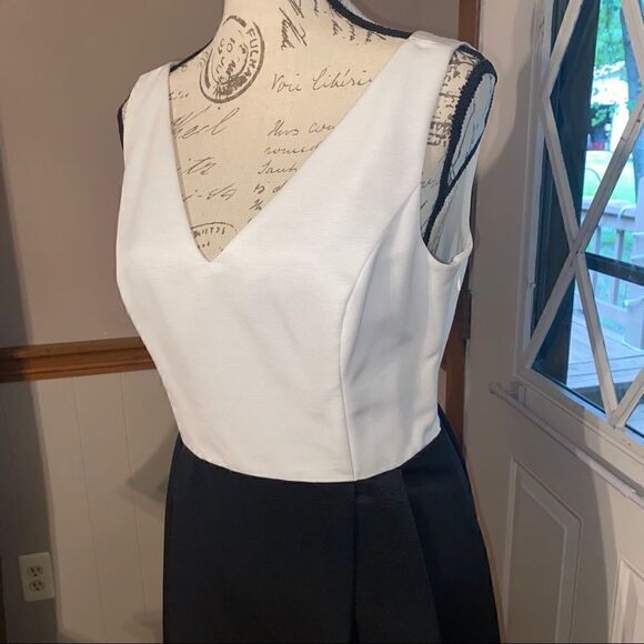 NWT Black & White Jessica Simpson Dress - Picture 3 of 4